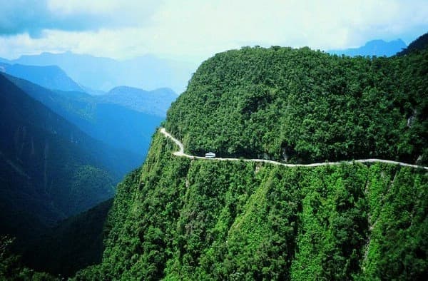 Mountain road in Bolivia’s green coffee-growing region